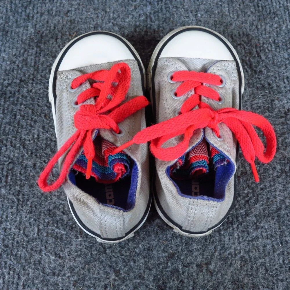 Converse Chuck Taylor All Star Toddler Low Top Sneaker Size 6 Casual Gray Red
